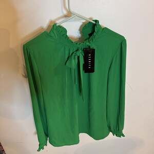 Tags on, Aconiya Kelly Green Ruffled Tie-Neck Blouse
